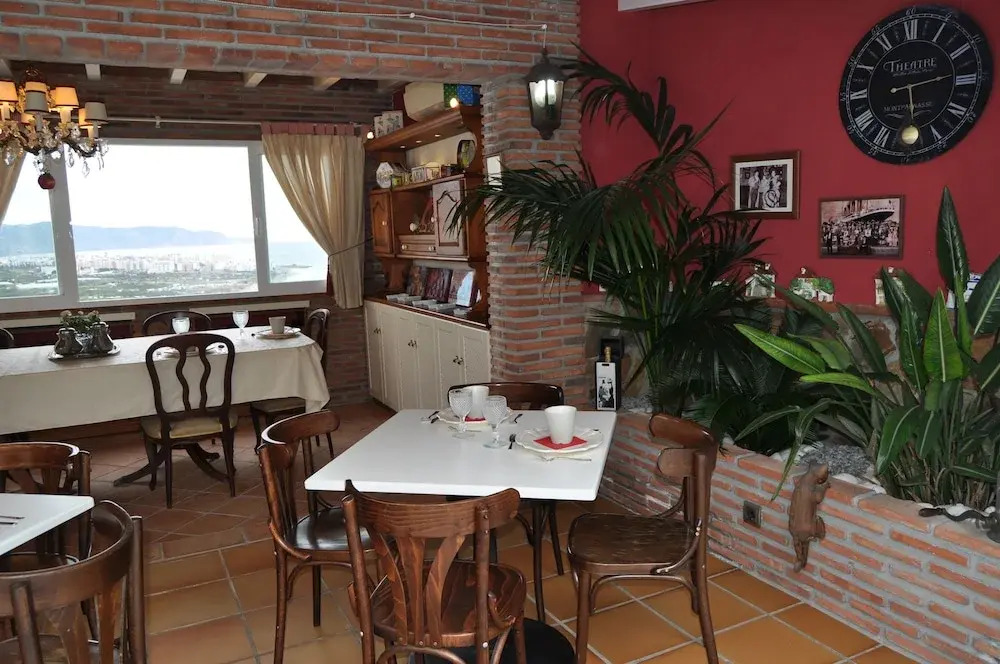 Welcome Inn Nerja guest house Luxury Bed & Breakfast