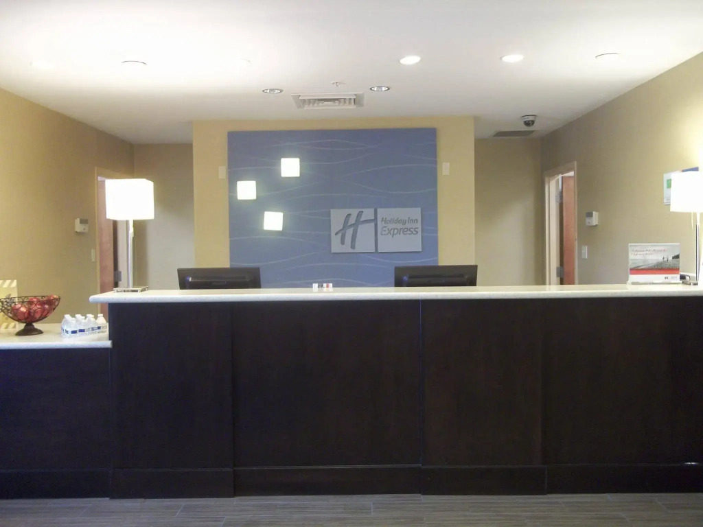 Holiday Inn Express and Suites Winchester by IHG