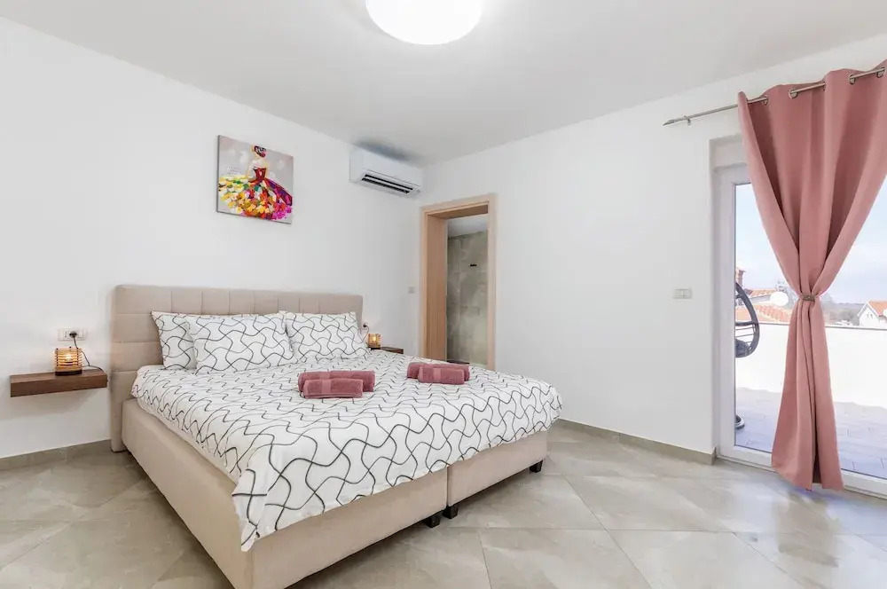 Lovely Family Bungalow With Private Pool