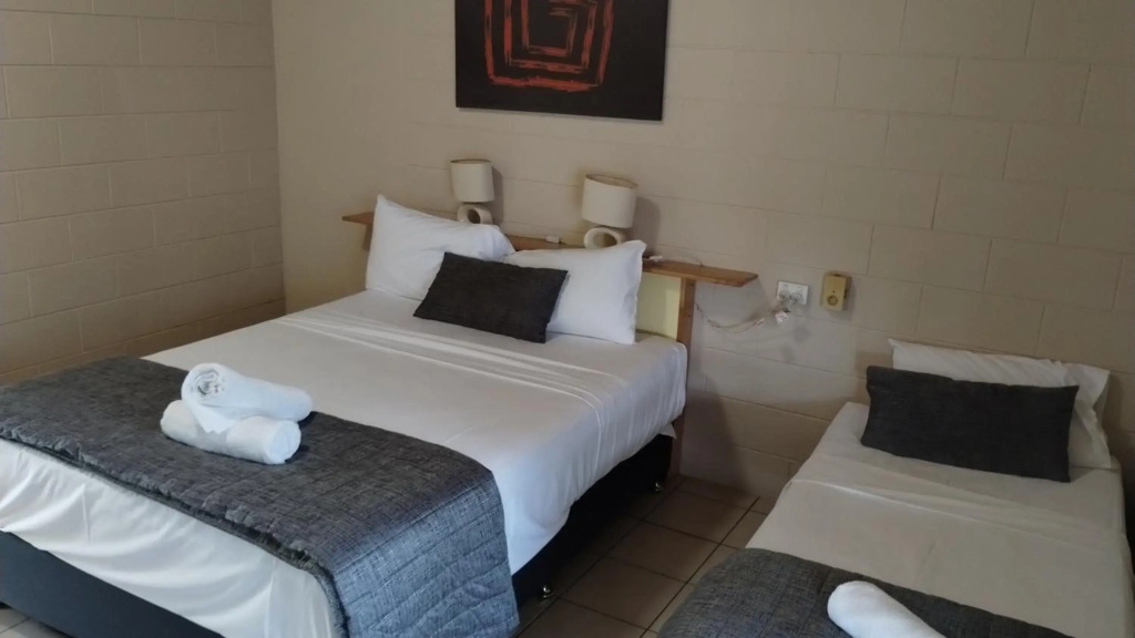 Tully Motel