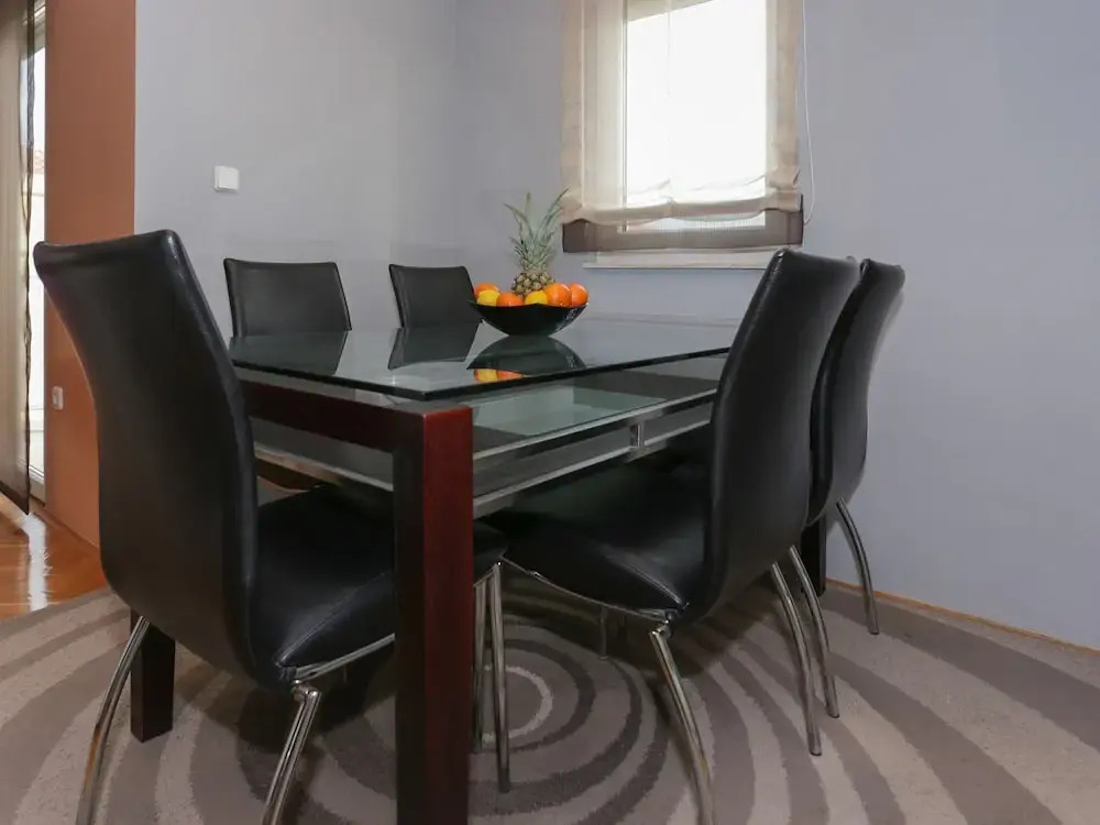 Modern Apartment in Kaštel Lukšic With Sea Nearby
