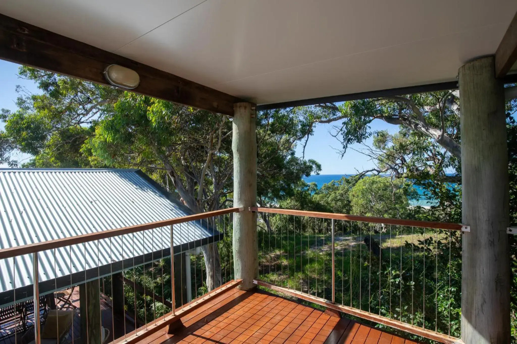Surf Gums + Sleeps 8 + Pet Friendly + Ocean Views
