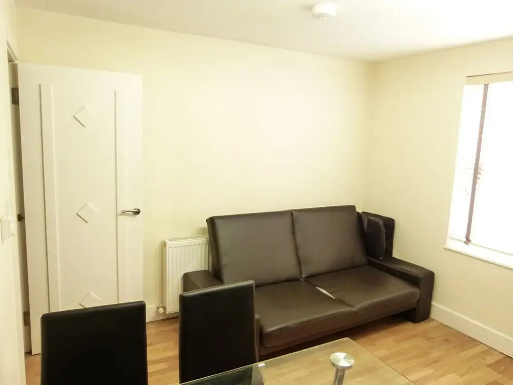SS Property Hub - Kensington Area Family Apartment