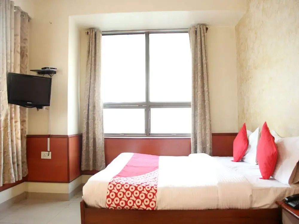 OYO 14067 Hotel Suryamani
