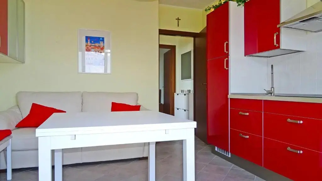 La Quiete 23 Lake view apartment by Gardadomusmea