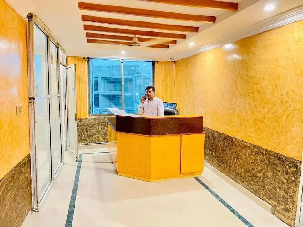 Hotel New Mid City Multan