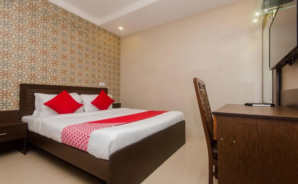 FabHotel Abrol Suites