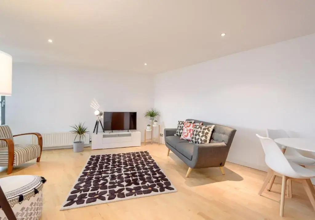 The Sandport Way Residence