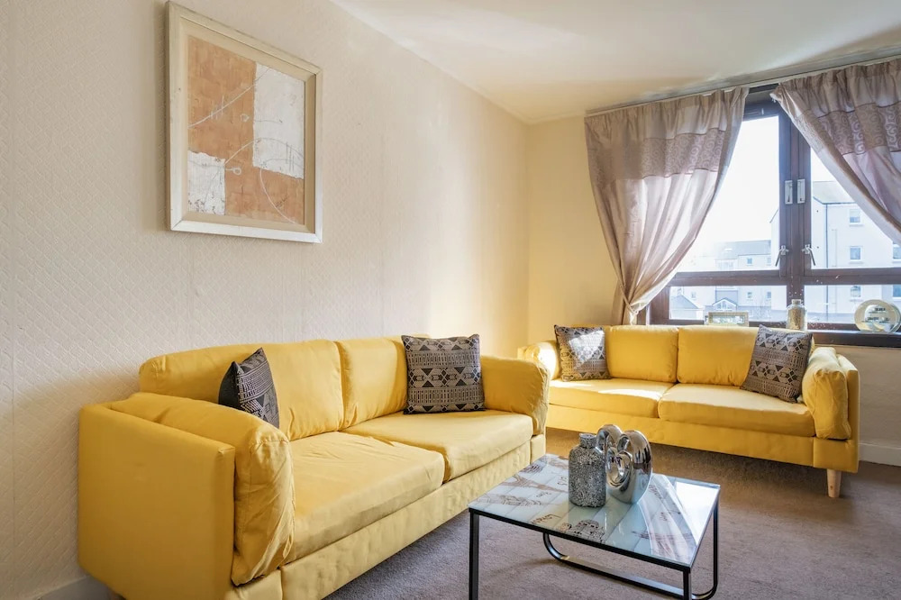 Novelty Suites Froghall Avenue