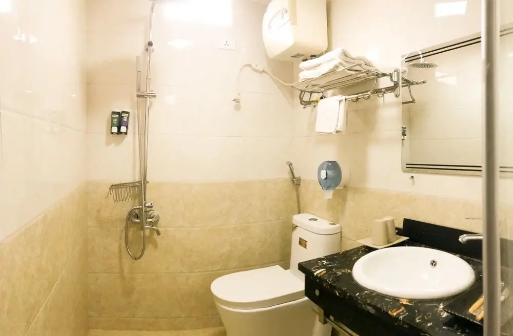 Vinh Gia Airport Lake View Hostel