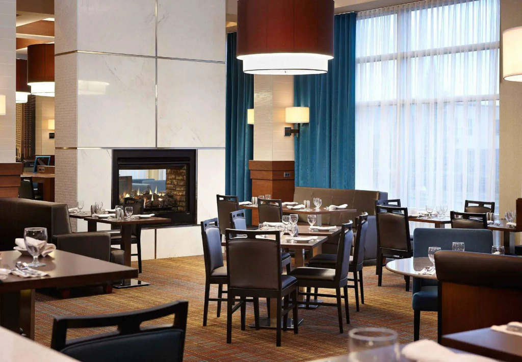 Courtyard by Marriott Montreal Airport