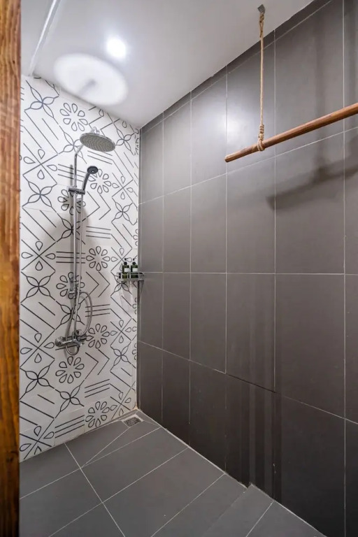HoLo Bui Vien Saigon Serviced HomeStay