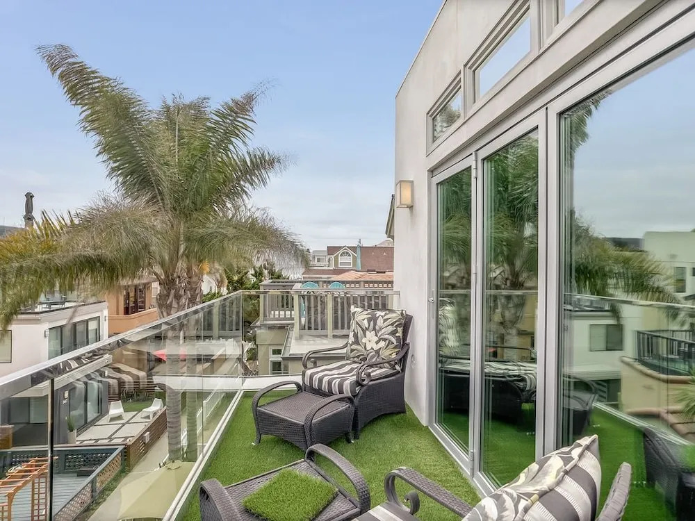 Newest House On The Court Leed Platinum Certified, Great for Groups and Families