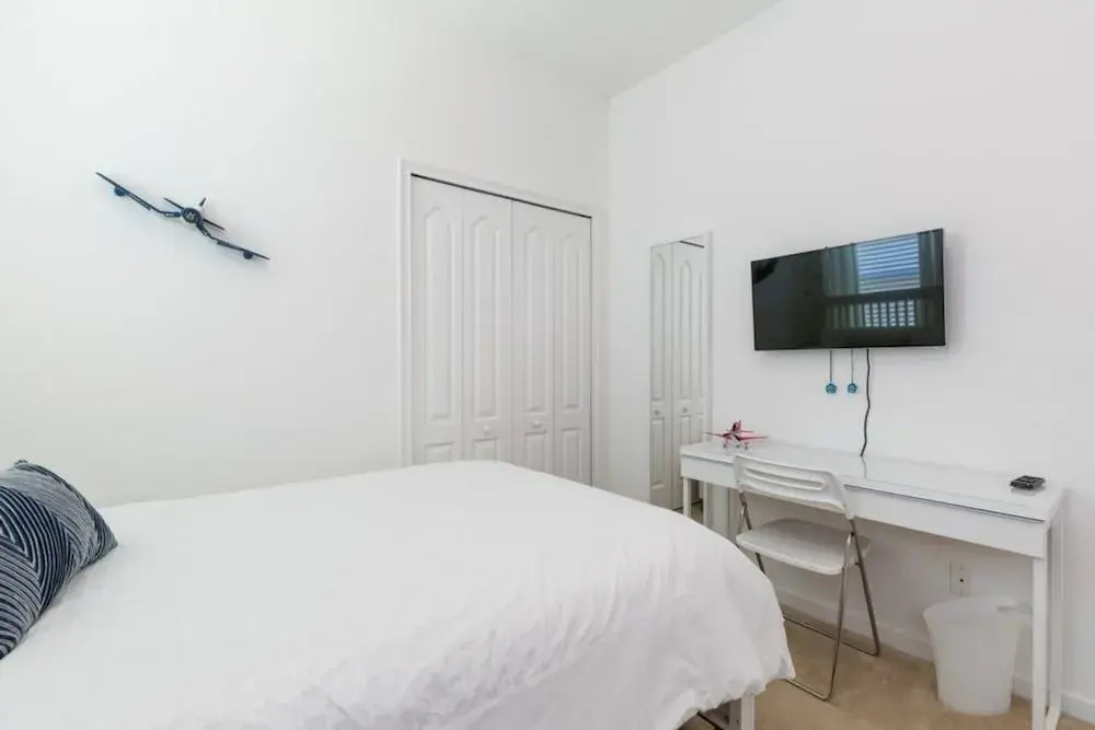 Solterra - 4148 Oaktree Drive