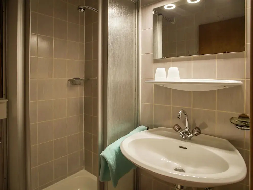 Pleasant Apartment With Ski Storage,balcony, Garden, Parking