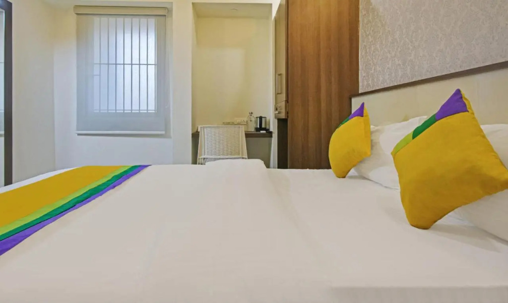 Itsy Hotels Deluxe Inn