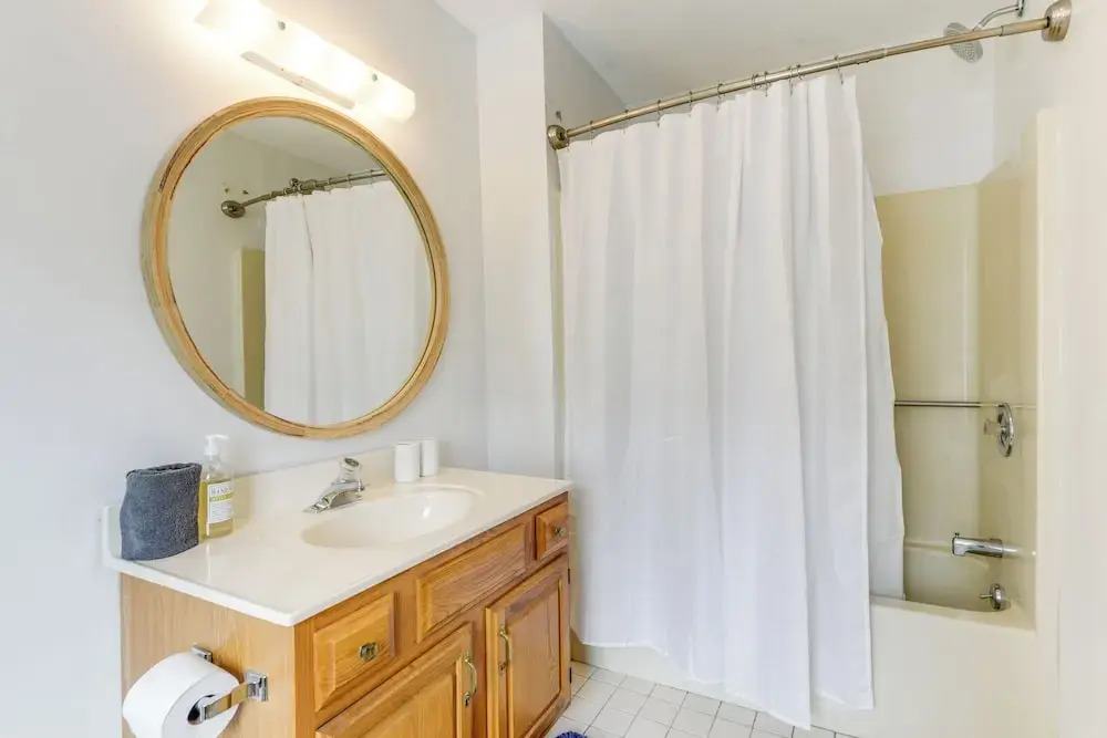 West Dover Townhome Near Mount Snow Shuttle Stop!