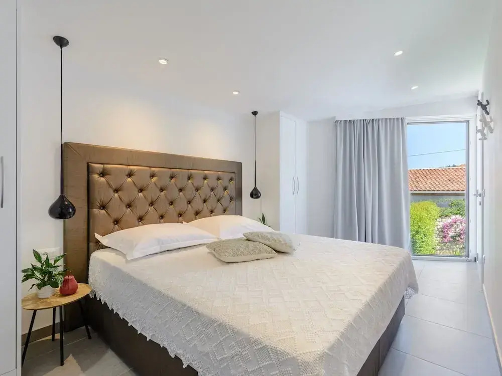 Villa Stone Pearl - Two Bedroom Holiday House with Pool