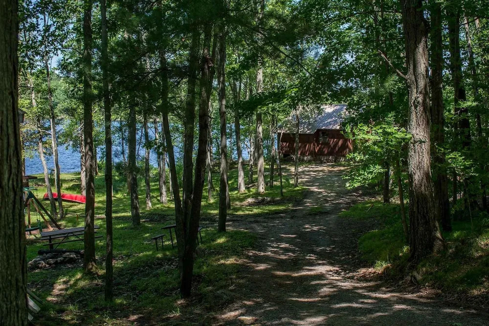 Fifth Lake Cottages