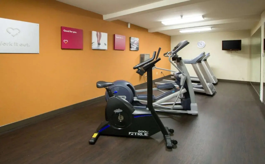Comfort Suites Visalia - Convention Center