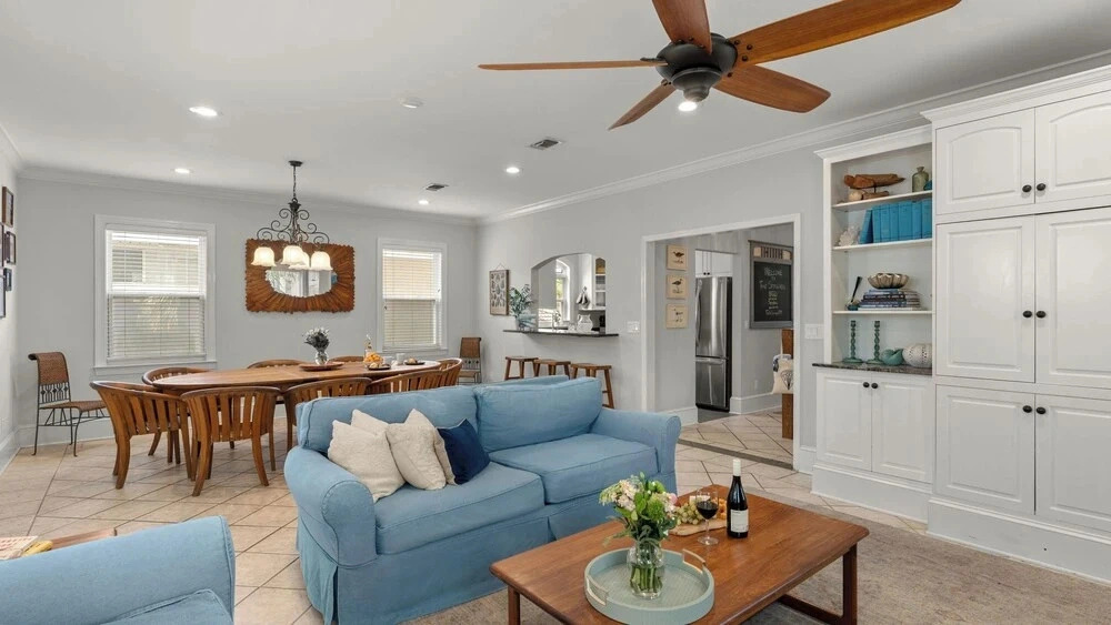 Spyglass by Avantstay 5BR + 3 Balconies + Community Pool Walk to Beach + Minutes to Harborwalk Village & Henderson Beach State Park