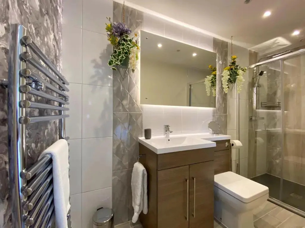 Hambrook House Canterbury - NEW luxury guest house with ESPA Spa complex