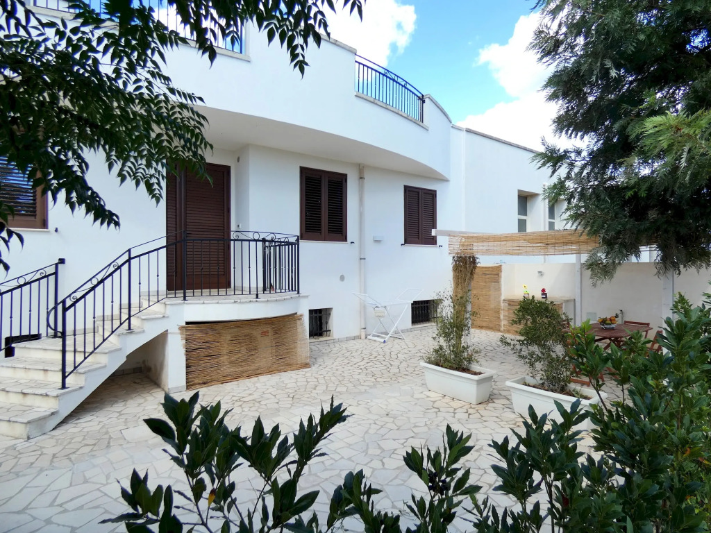Residenza Arcangela - 4 alloggi con 2 Piscine private nel Salento - Fino a 20 posti letto