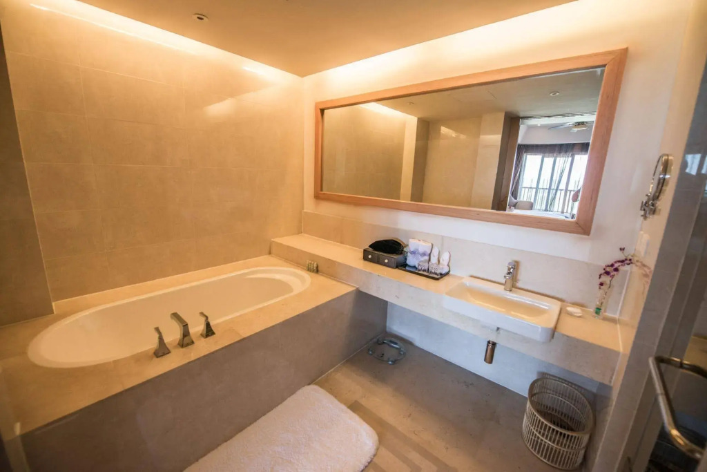 Qinhuangdao Arcadia Seaside Holiday Hotel