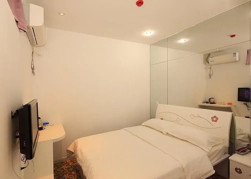 Qingdao Sweet Space Business Hotel