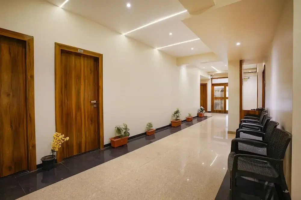 Fabhotel Priya Lodging