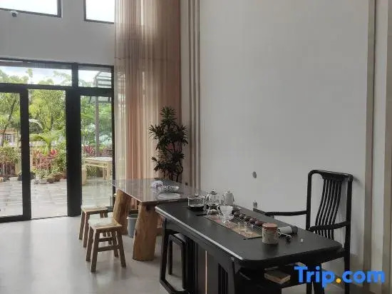Mangshi Yunbo Shijin Homestay (Mangshi Square)
