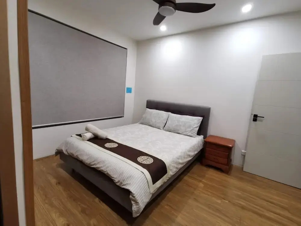 Serviced Waterfront Whole Villa Sydney