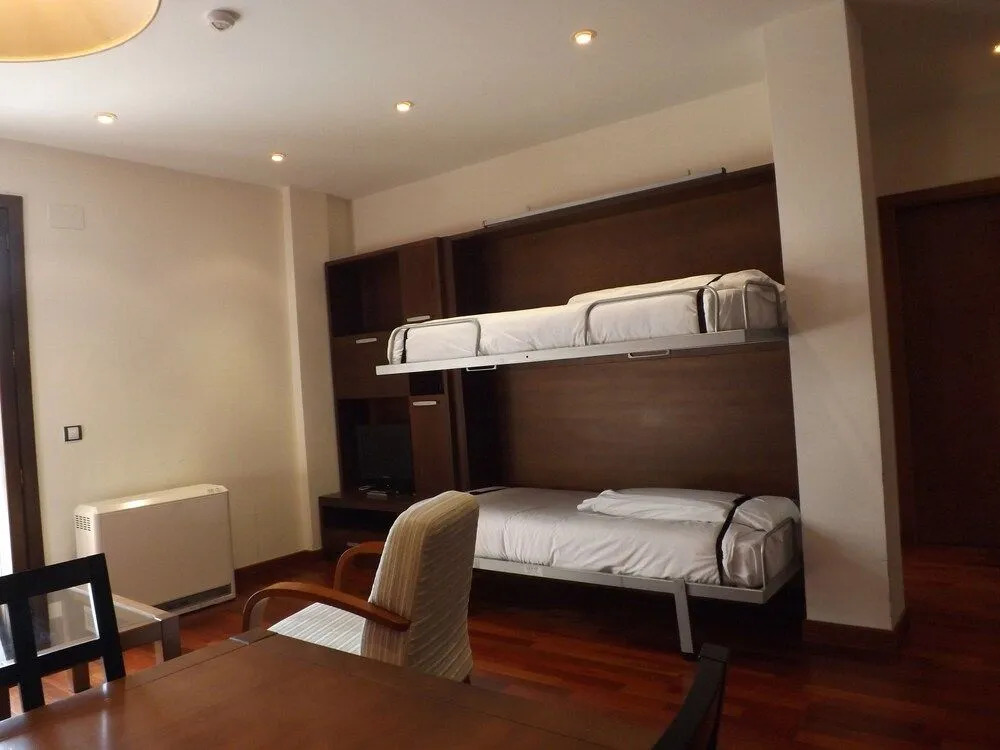 Roca Nevada Suites