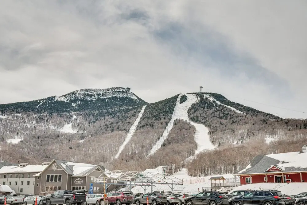 Ski-in Resort Family Condo w/ Deck at Jay Peak!