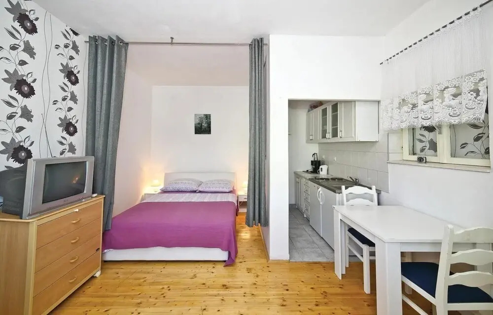 Amazing Apartment in Mastrinka With Wifi