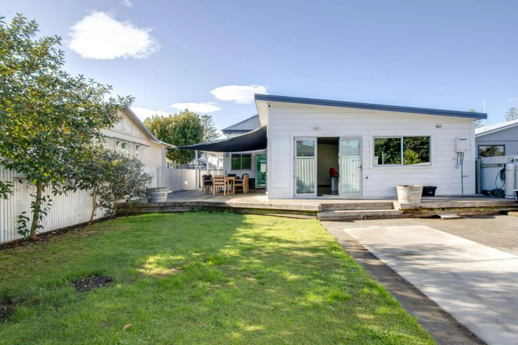 Coastal Villa - Napier Holiday Home
