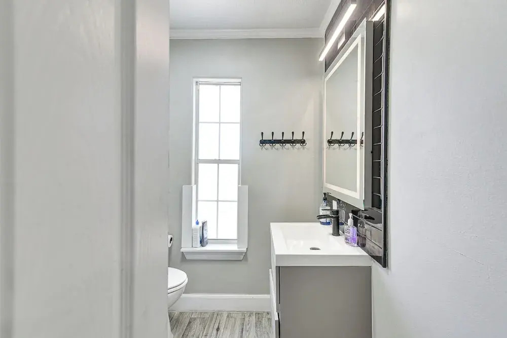Walkable Apt 2 Mi to Dtwn: Houston Retreat!