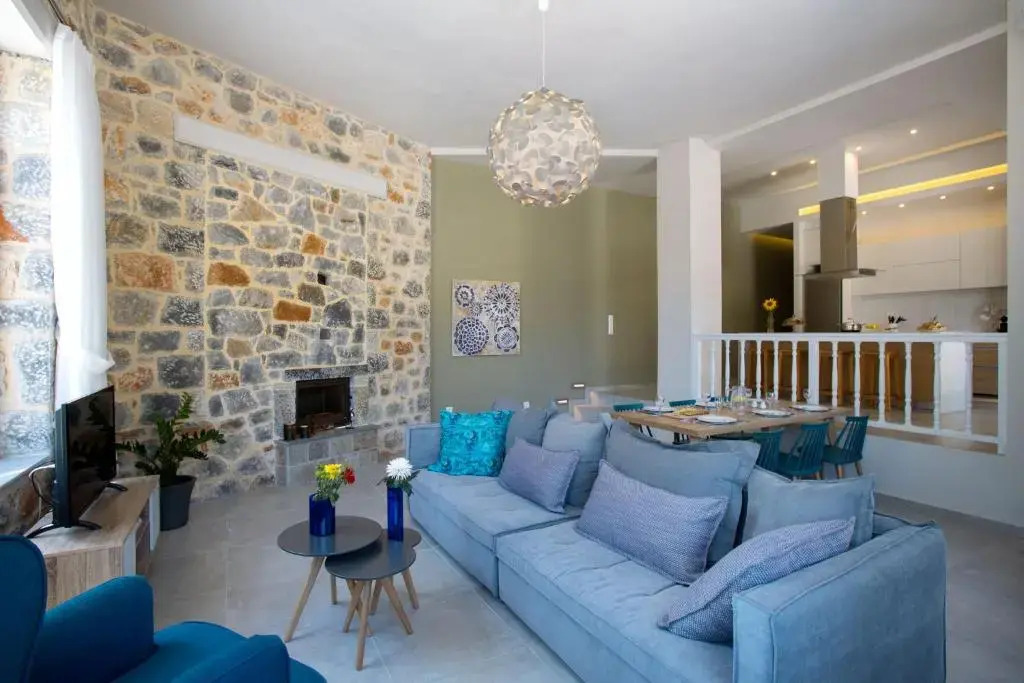 Eumelia Iconic Villa, with Heated Pool & Whirlpool, By ThinkVilla