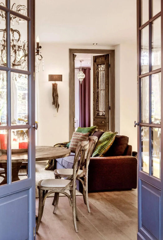Livia's Hideaway: Elegant Canal