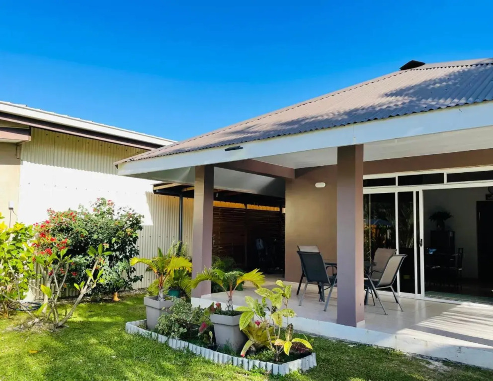 Lokai house