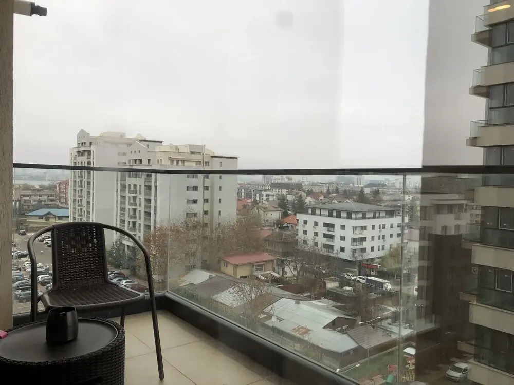 West Park 2 Residence by Lake View