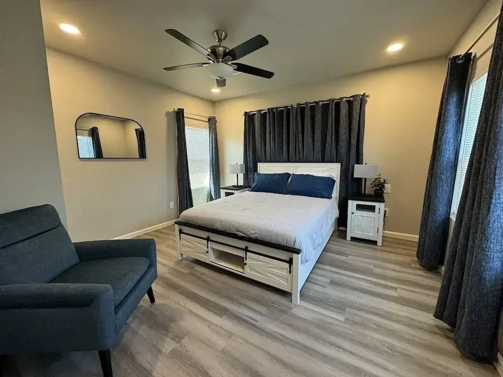 42 Chelsea Place On The Park In Heart Of Downtown 3 Bedroom Home
