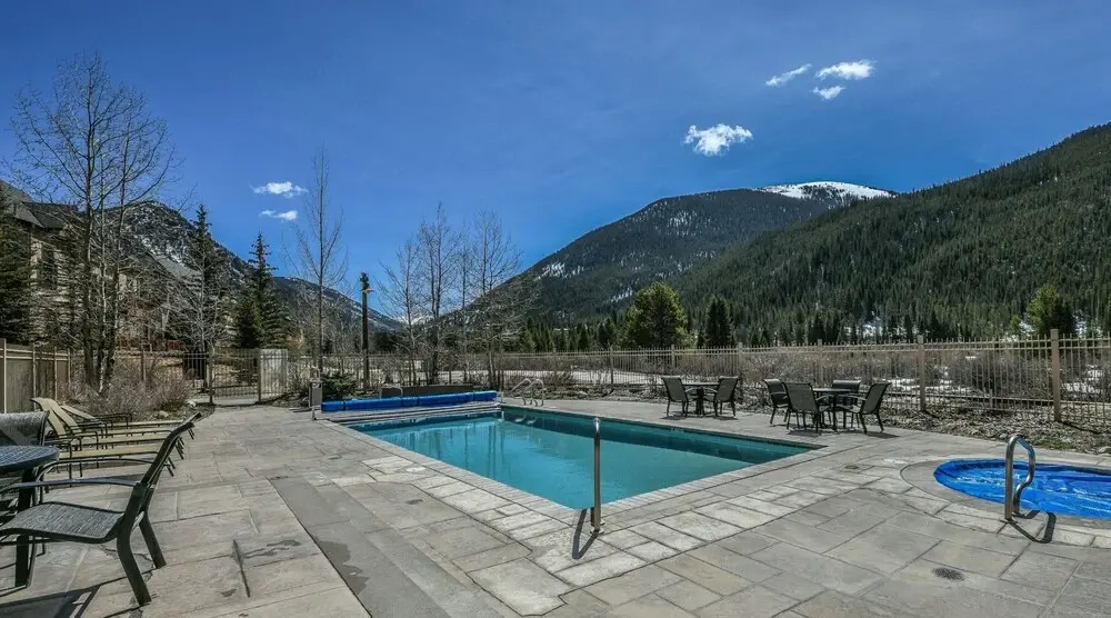 Red Hawk Lodge 2297