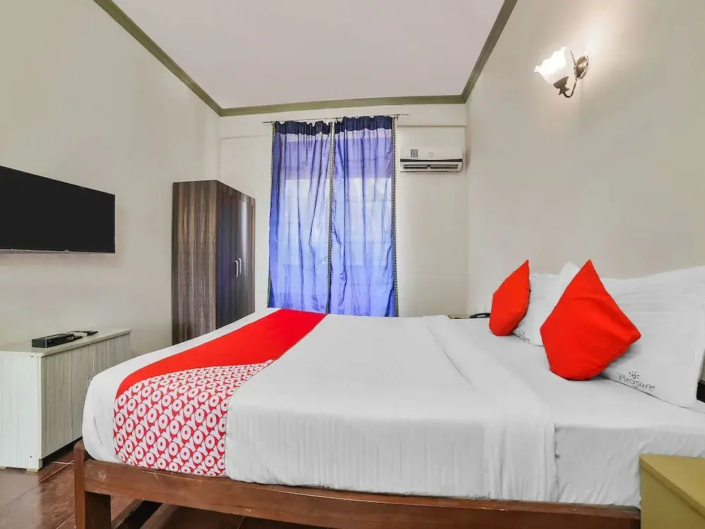 Oyo 22417 Pleasure Inn