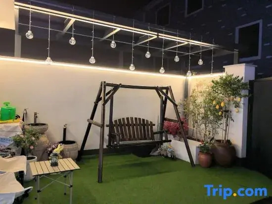 Sunset and Evening Breeze B&B (Fuyu South Road)
