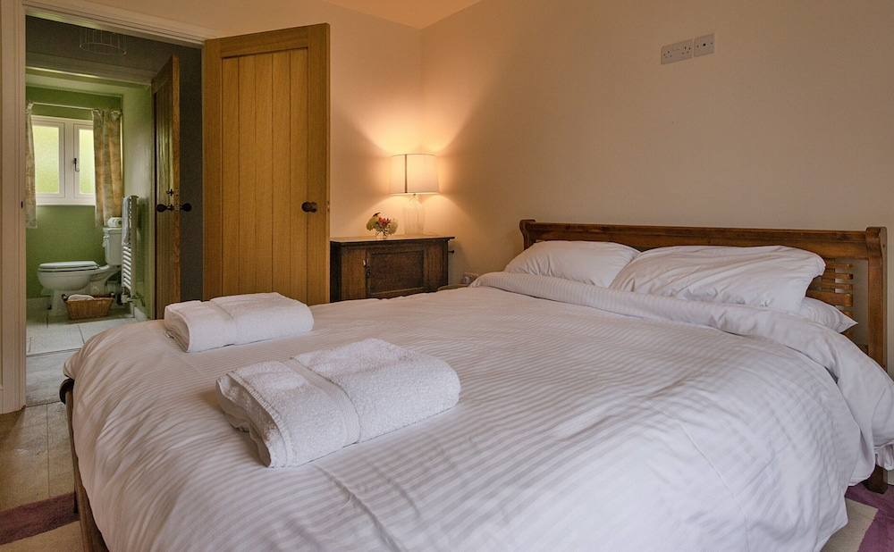 Majestic Cottage Near River Severn, No Deposit