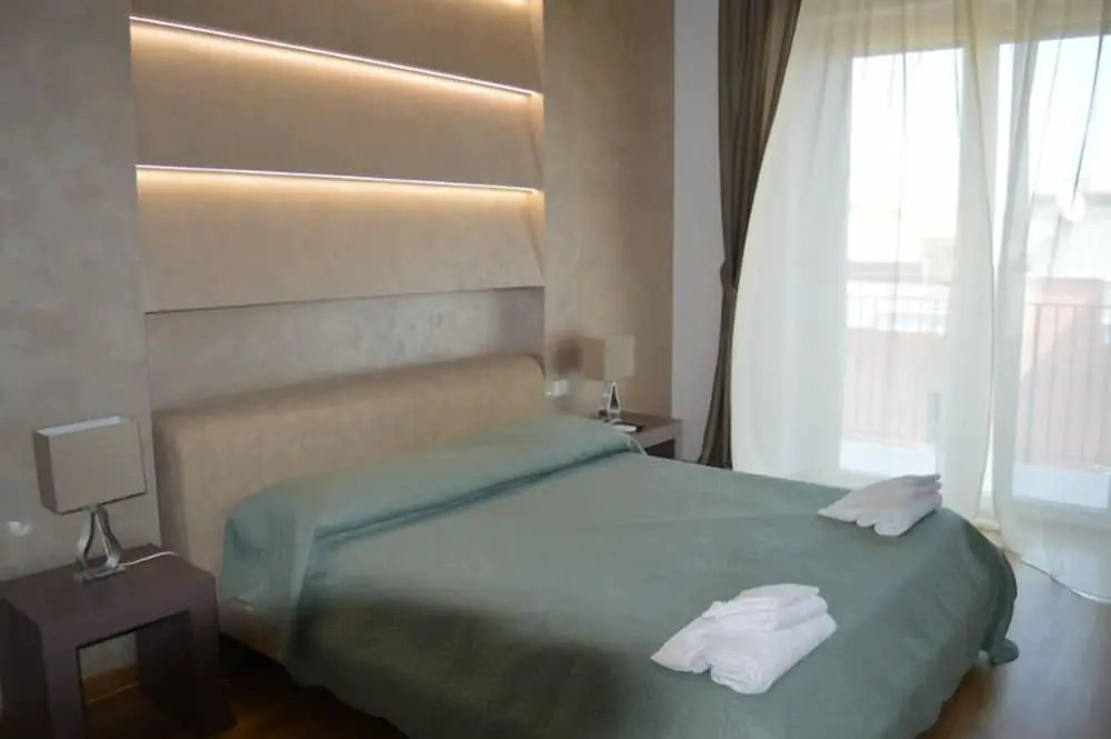 B&B Jolie center
