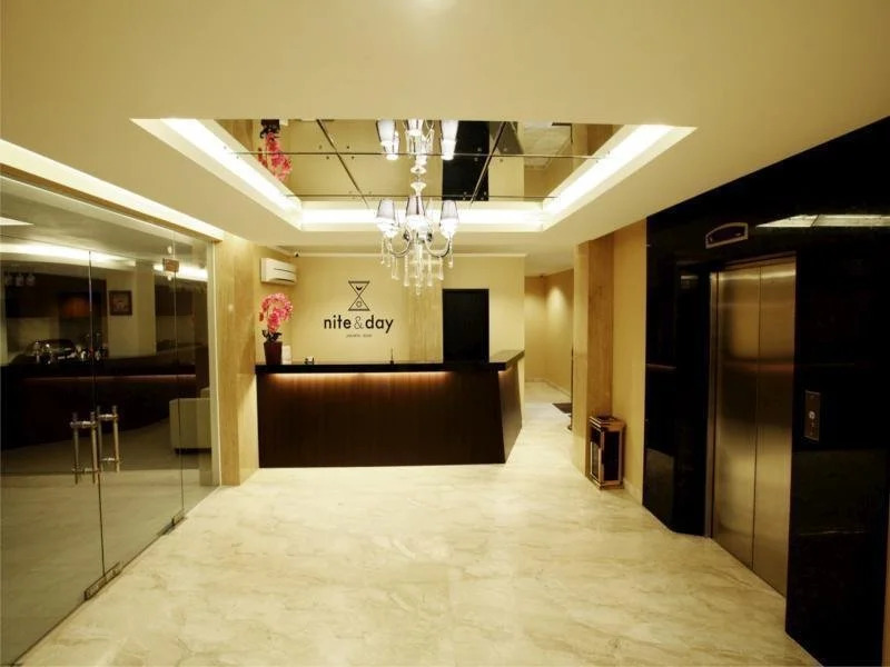Glassio Hotel Roxy, Jakarta