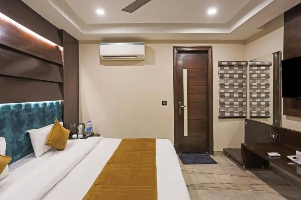 The Vanson Delite "Newly Rebuilt 2026" - Near New Delhi Station & Connaught Place