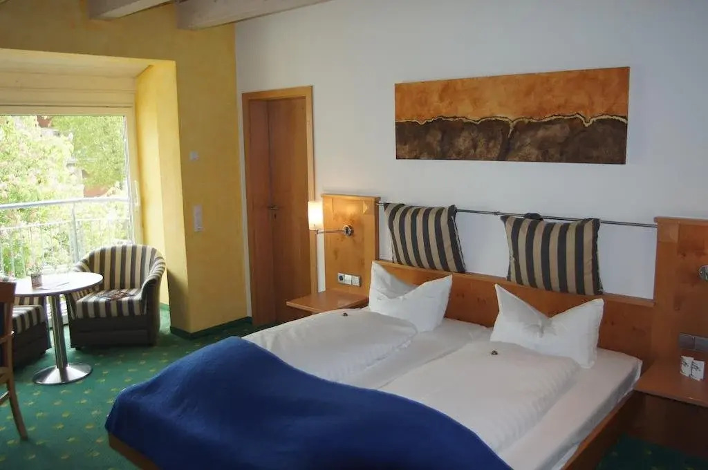 Gasthof zum Adler - Wahlwies-3 km z Bodensee Hotel geöffnet - Rest-Mo-Di-geschl